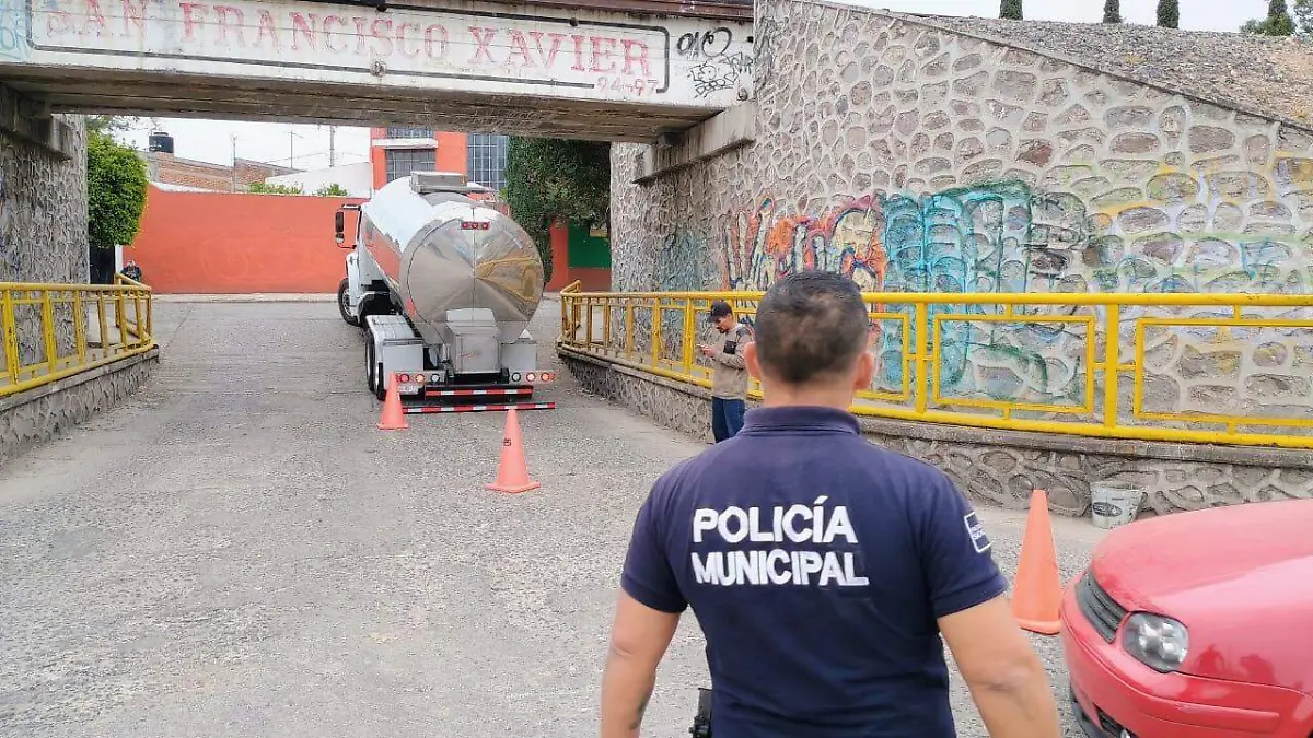 SJR POLI LA ZONA FUE ABANDERADA